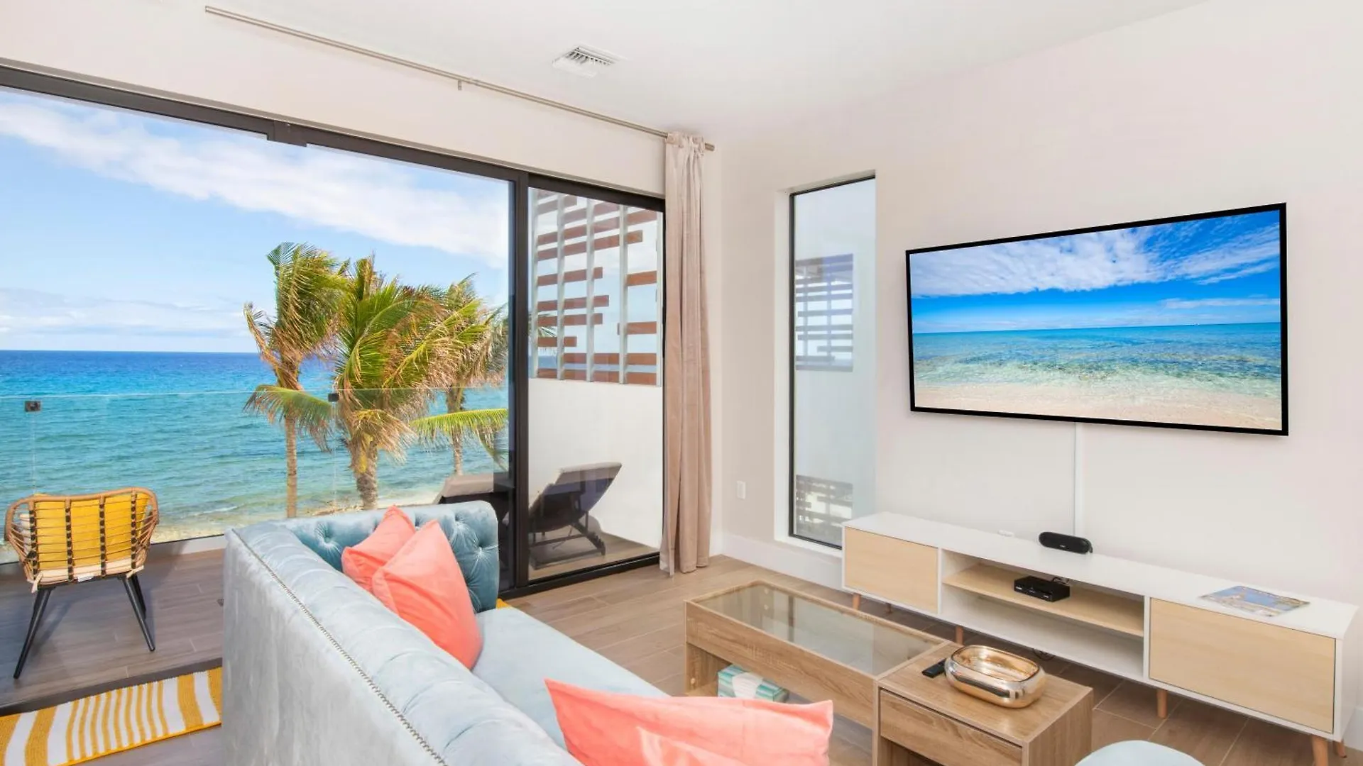 Silver Reef 2 Oceanfront Condo North Side Holiday home