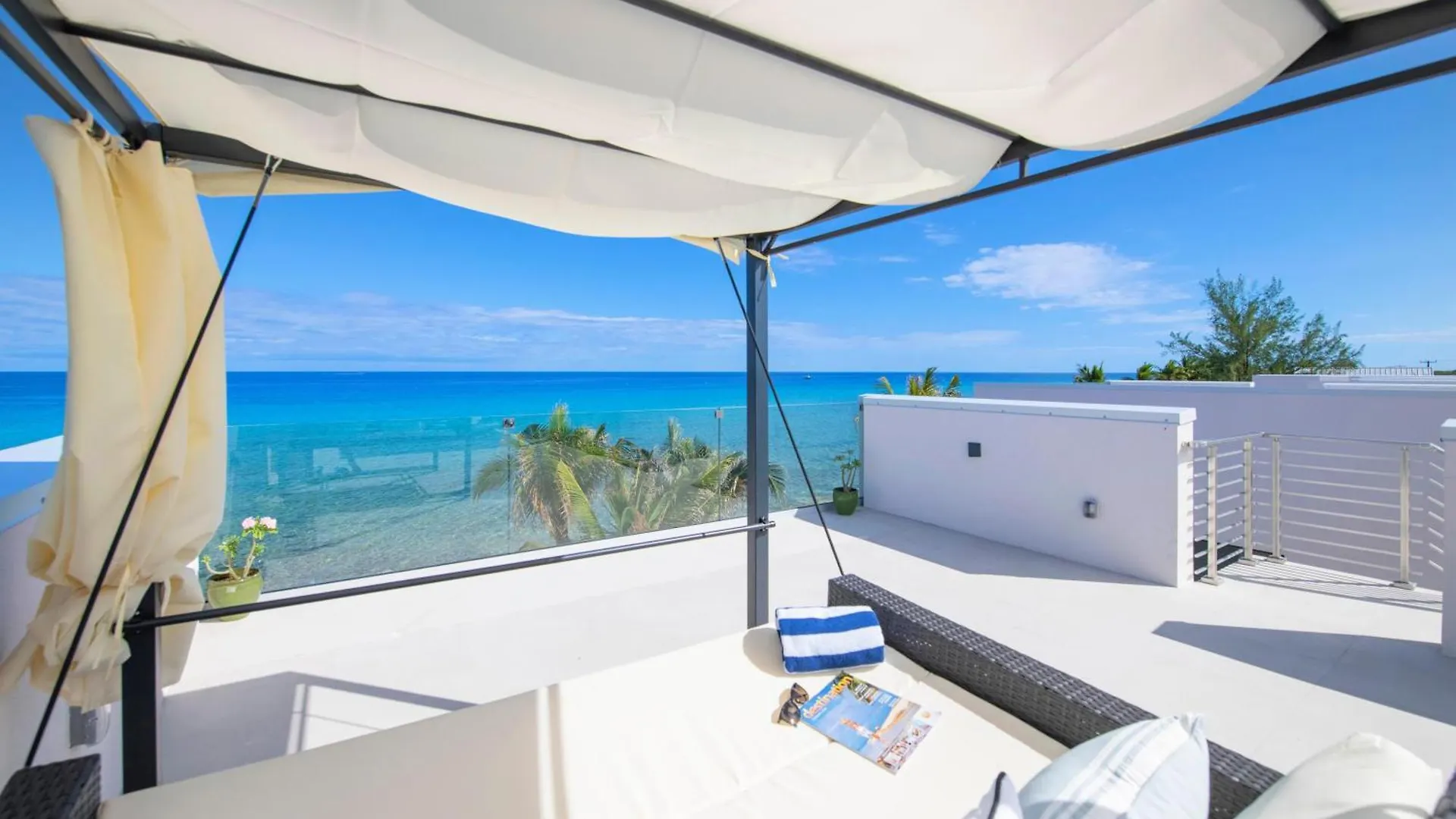 Holiday home Silver Reef 2 Oceanfront Condo North Side Cayman Islands