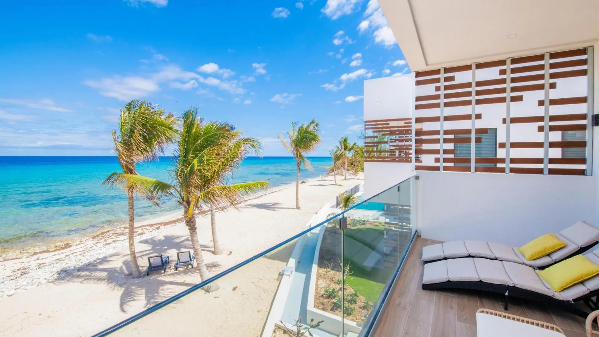 Silver Reef 2 Oceanfront Condo North Side 0*,