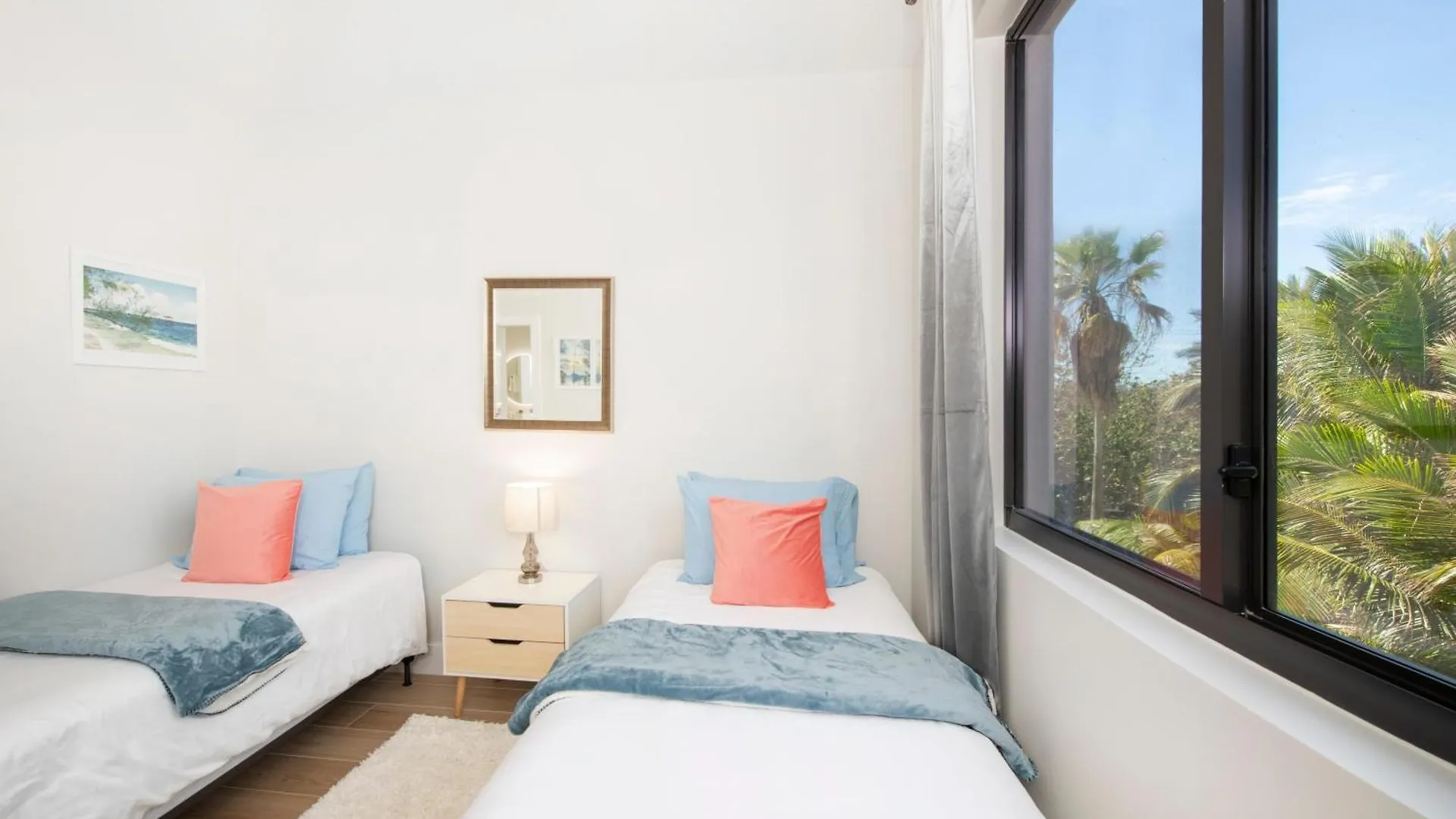 펜션 Silver Reef 2 Oceanfront Condo North Side 케이맨 제도