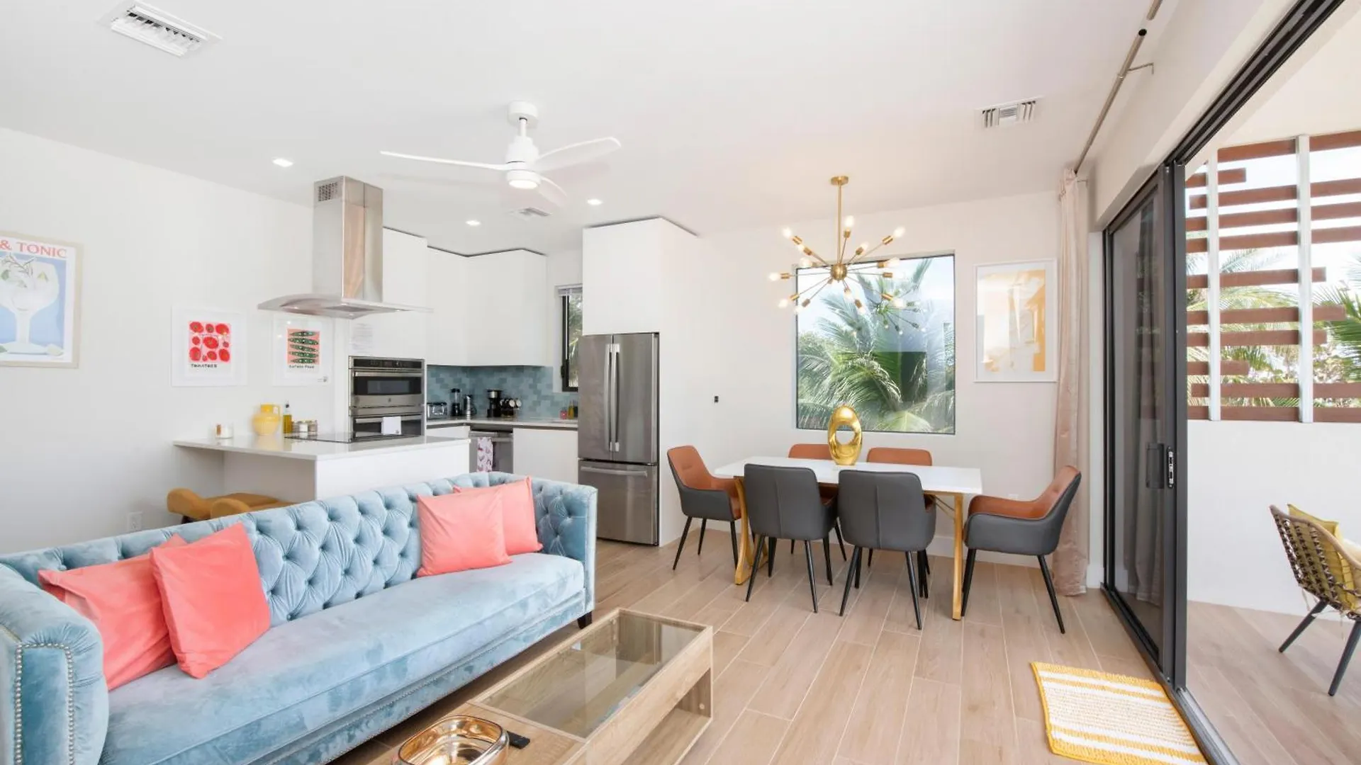 Silver Reef 2 Oceanfront Condo North Side 케이맨 제도
